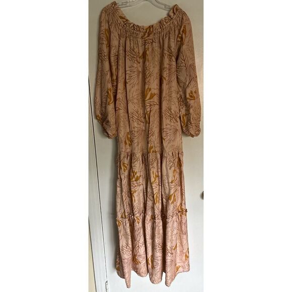 Sensi Studio STRAPLESS BALLOON SLEEVE MAXI DRESS in Soft Peach/ Size M - Picture 4 of 6